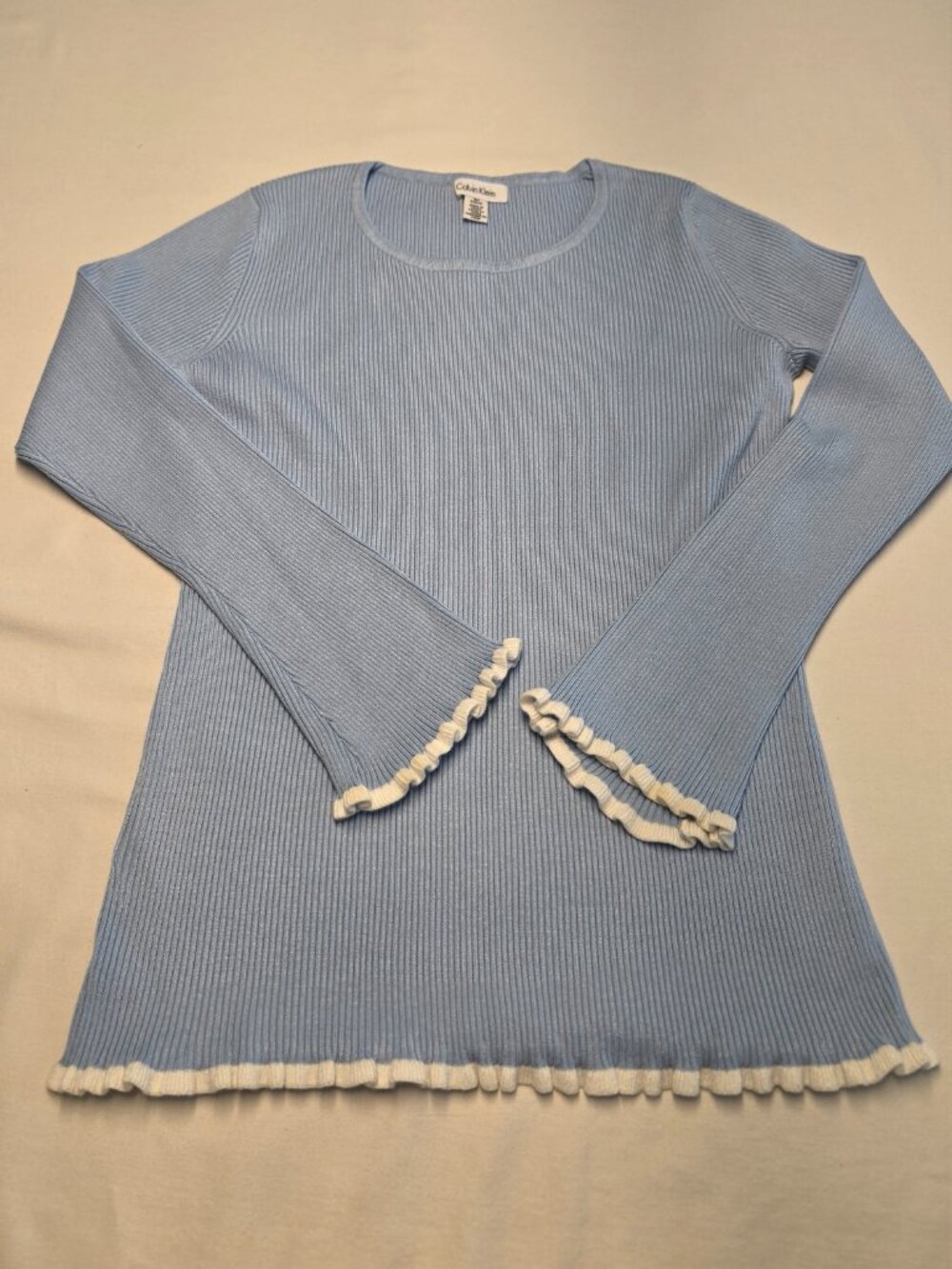 Calvin Klien LONG SLEEVE TOP- Never Worn-Beautiful COLOR and SHAPE